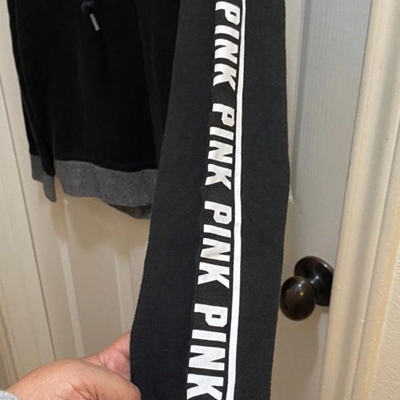 PINK Victoria Secrets Black Pullover Sweater Size Small - Picture 3 of 6